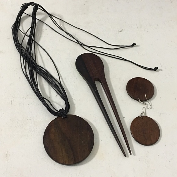Three Piece Wood Fashion Jewelry Set - Picture 7 of 8